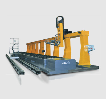 滬工CNCG系列大管徑摩擦盤(pán)數(shù)控相貫線切割機(jī)