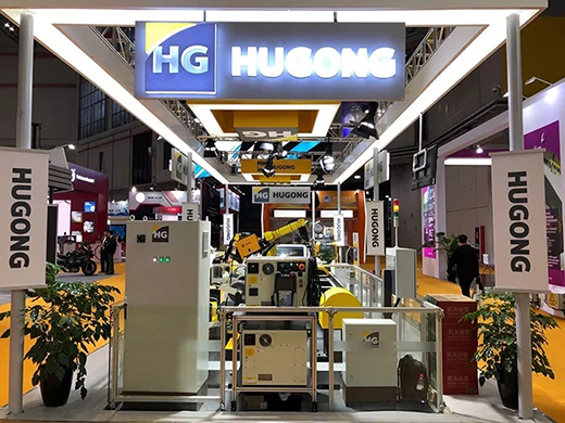 進(jìn)博會(huì)首日滬工意大利CEA展位展品機(jī)器人焊接系統(tǒng) 進(jìn)博會(huì)首日滬工意大利CEA展位展品機(jī)器人焊接系統(tǒng)